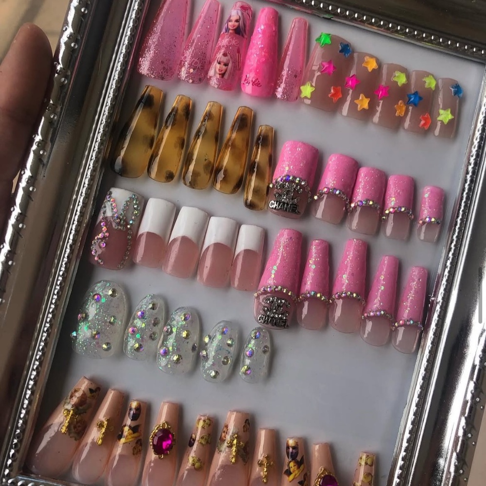 CUSTOM PRESS ON NAILS